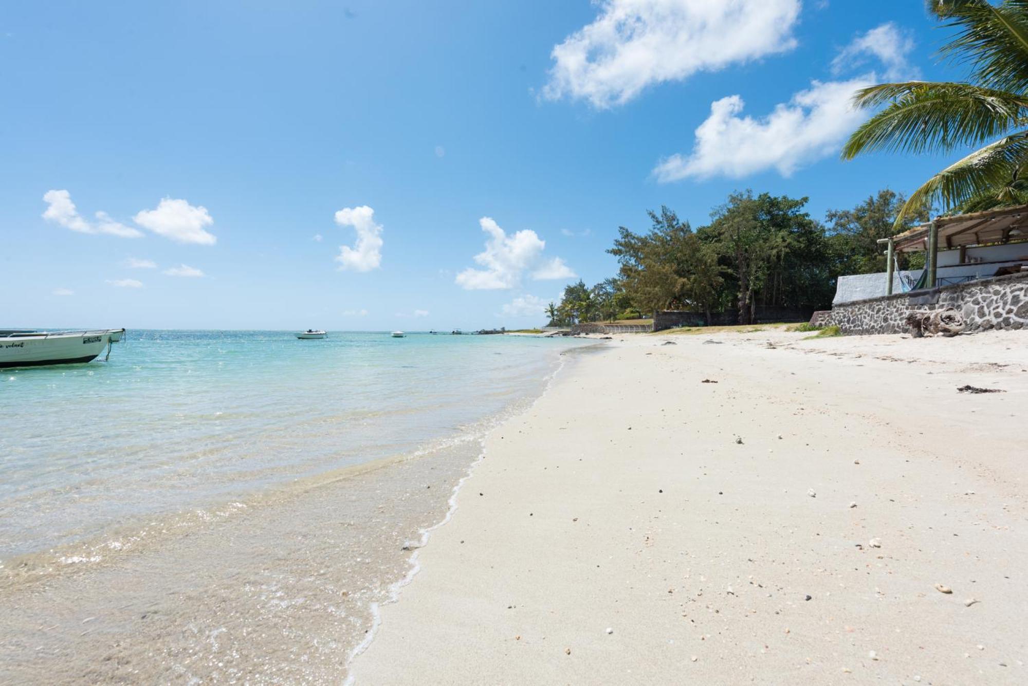 Quaint Beach Villa In A Fishing Village グラン・ゴーブ エクステリア 写真