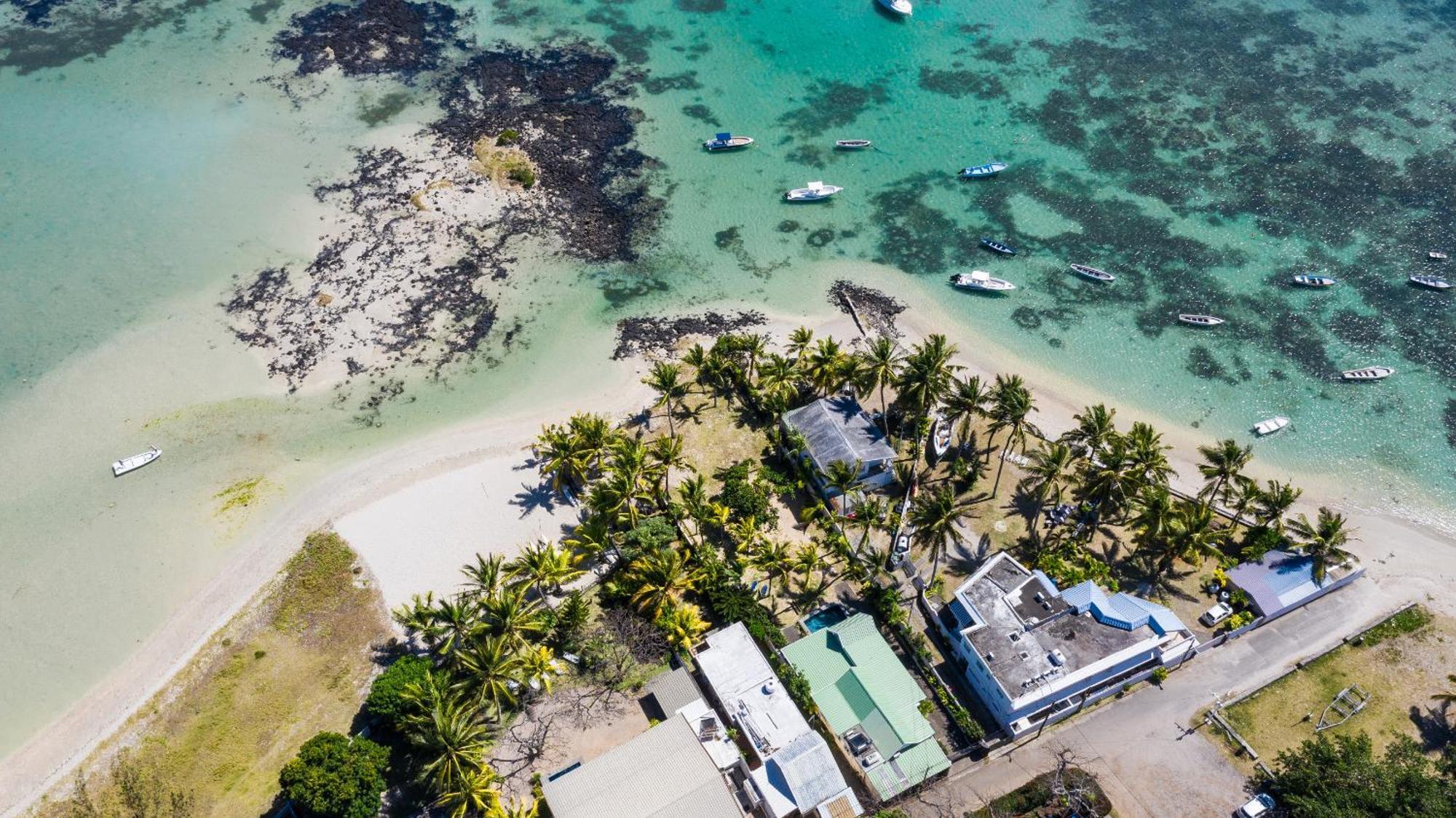 Quaint Beach Villa In A Fishing Village グラン・ゴーブ エクステリア 写真